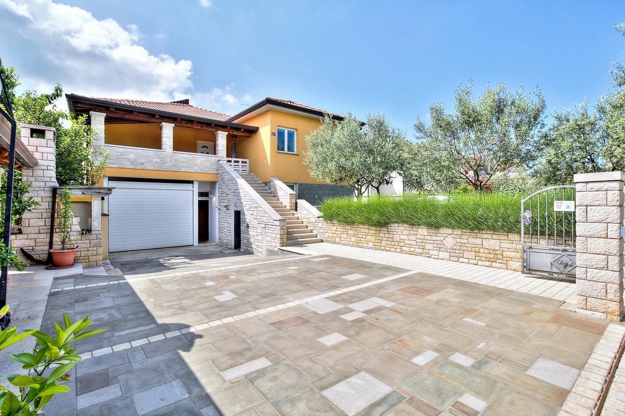 Lana House With Apartment Petrovija Εξωτερικό φωτογραφία